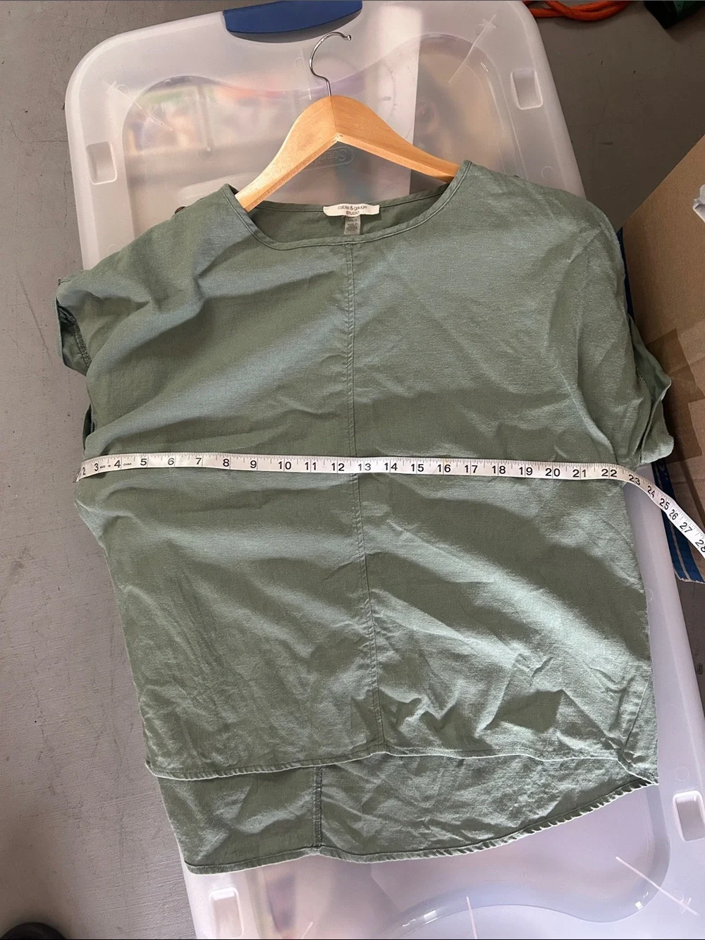 Cable & Gauge Studio Linen Blend Roll Tab Top Sage Green Large - Picture 11 of 12